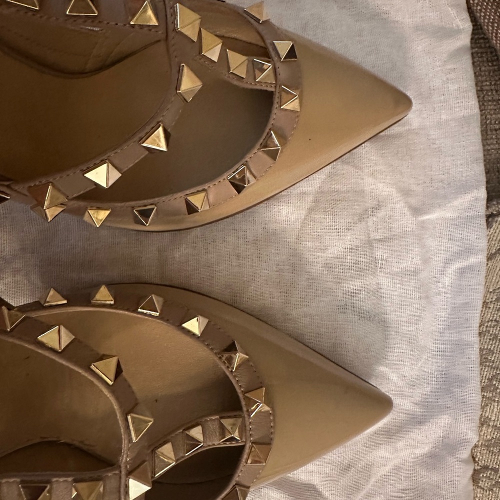 Valentino Beige Rockstud Heels - Picture 9 of 11